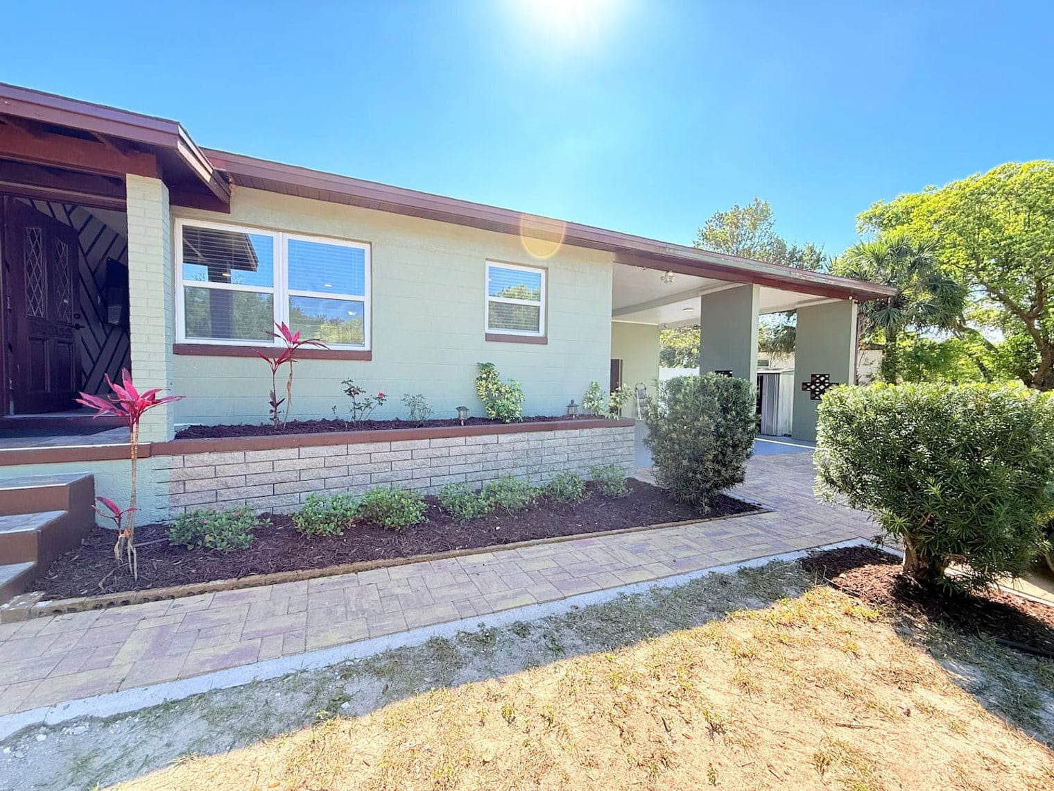 Building Photo - 3120 Drake Dr