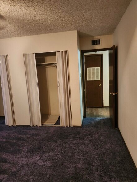 Building Photo - 3030 Congress Blvd