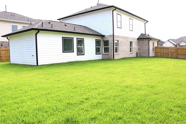 Building Photo - 16614 Bonnie Sean Dr