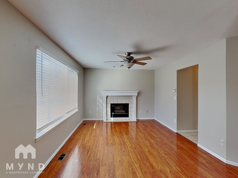 Building Photo - 2421 S Harlan Ct