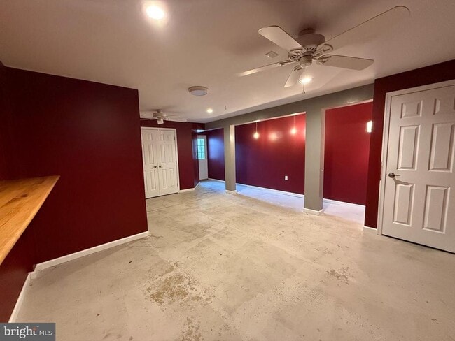 Building Photo - 220 Barnes Blvd