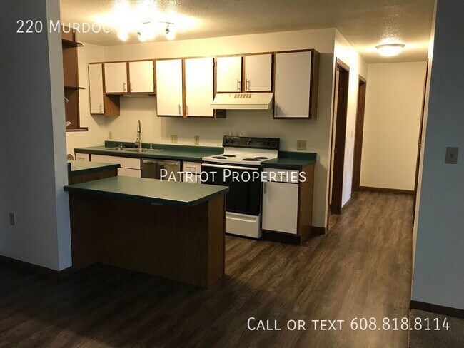 Building Photo - 220 Murdock St