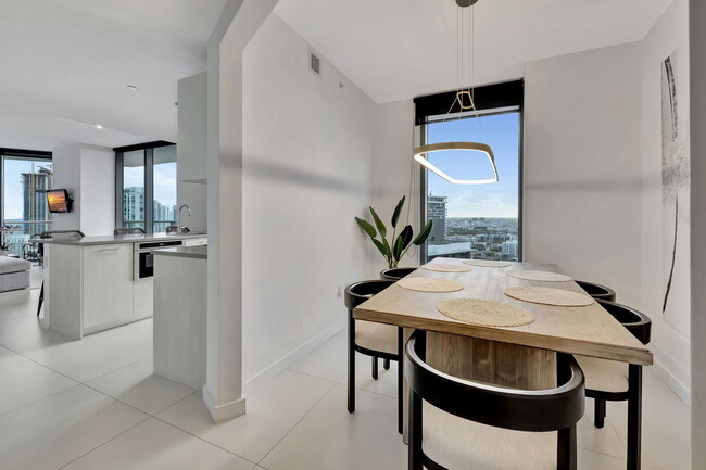 Building Photo - 501 NE 31st St