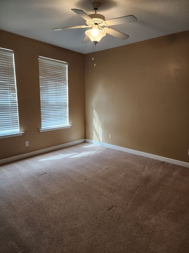 Building Photo - 122 Governors Blvd