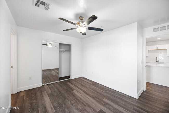 Building Photo - 3065 N 67th Ave