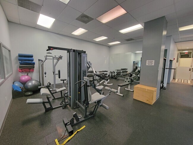 Building Photo - 1308 Clifton St NW