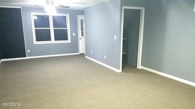 Building Photo - 2 br, 1 bath Townhome - 13 1/2 Morningside Dr