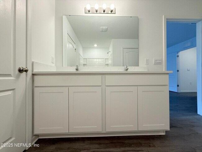 Building Photo - 2308 Shady Breeze Ln