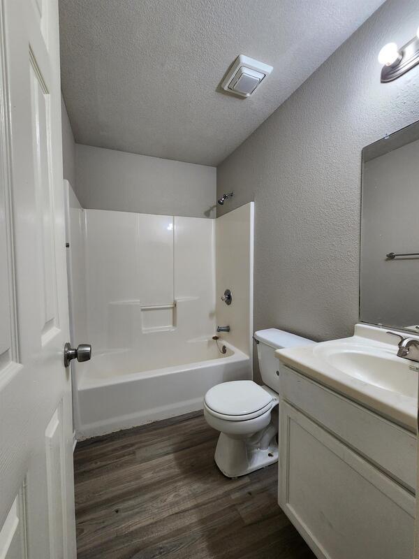 Building Photo - 10245 Country Hills Blvd