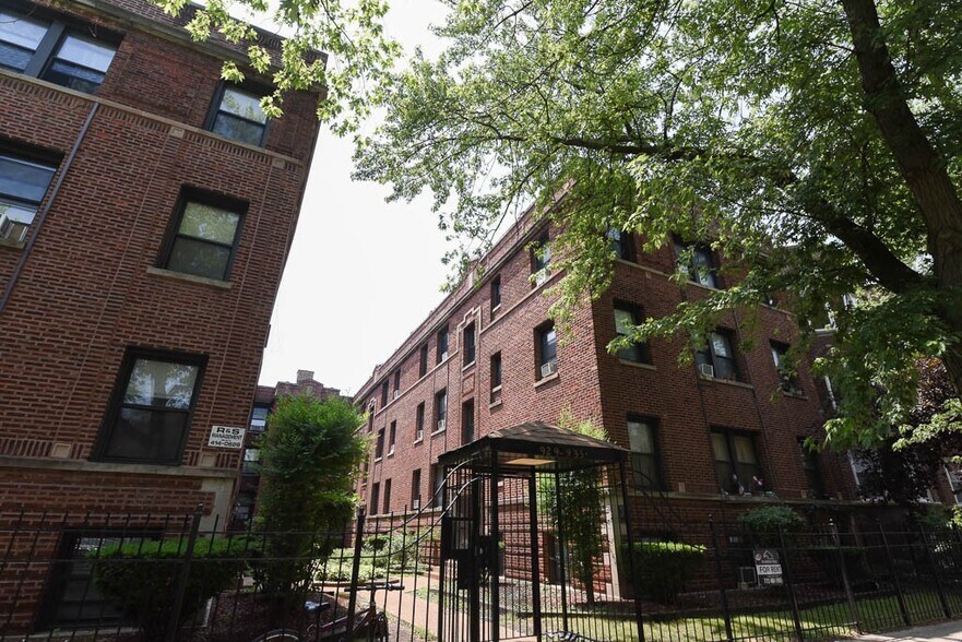 Primary Photo - 929 W Sunnyside Ave
