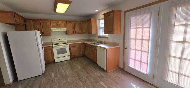 Building Photo - BF Duplex