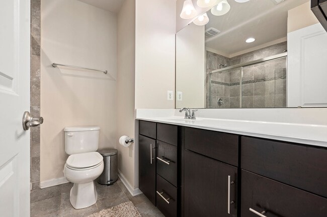 Building Photo - Luxury 3-Bed, 4-Bath Townhouse with Modern Amenities