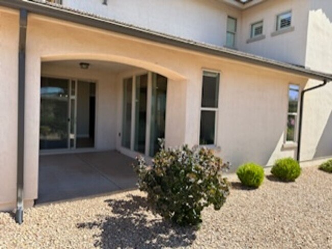 Building Photo - 4 Bedroom Condo With a Community Pool and ...