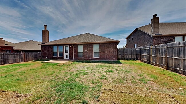 Building Photo - 11305 NW 94th St