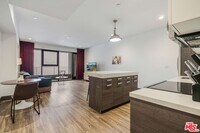 Building Photo - 932 S Hill St