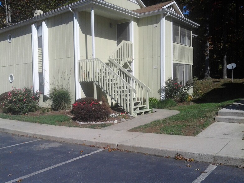 Building Photo - 110 Heywood Rd