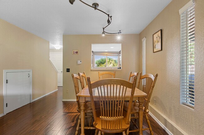 Building Photo - 1414 NE 151st St