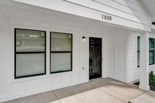 Building Photo - 1408 Kyle St