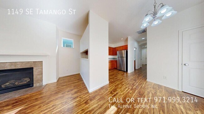 Building Photo - 1149 SE Tamango St