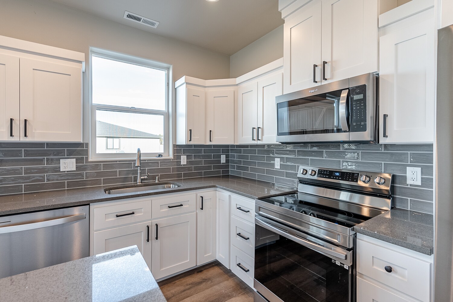 Building Photo - 4075 Quinn Dr NE