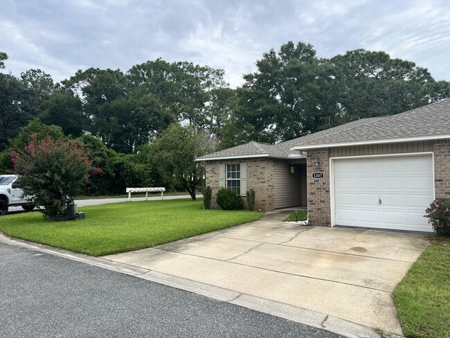 Building Photo - 1207 Chimera Ln