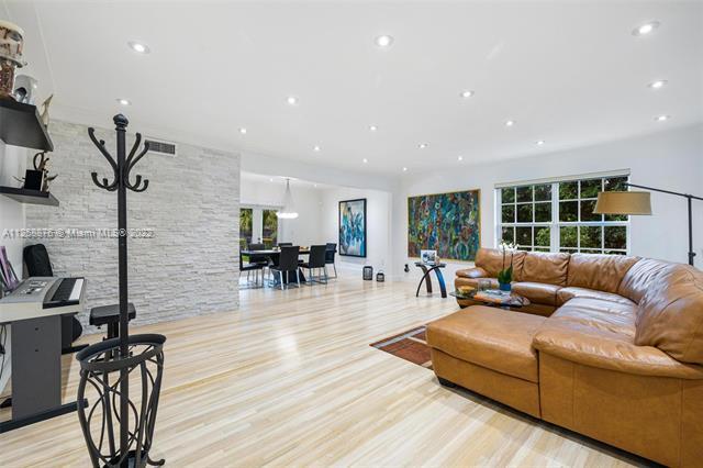 Building Photo - 11401 SW 72nd Plz