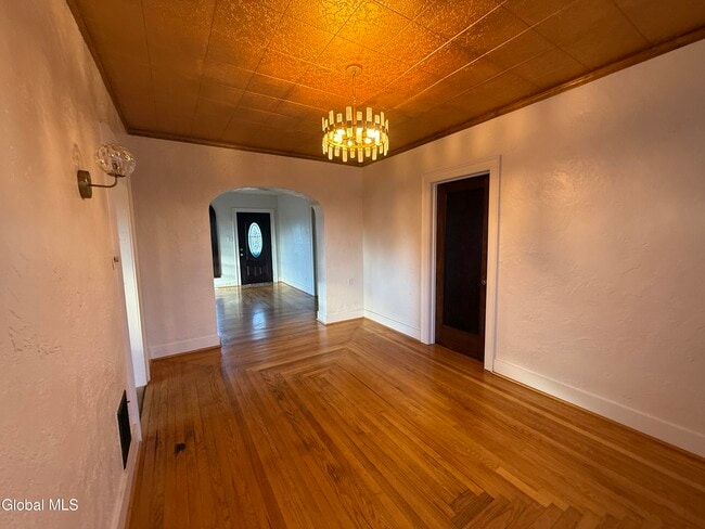 Building Photo - 152 E State St