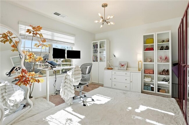 Building Photo - 341 Emporia Loop