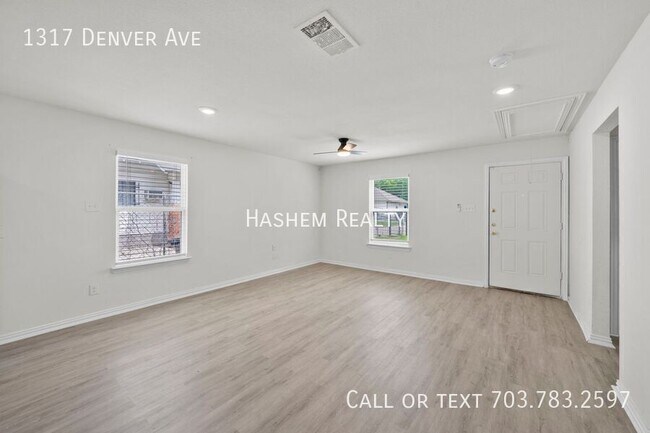 Building Photo - 1317 Denver Ave