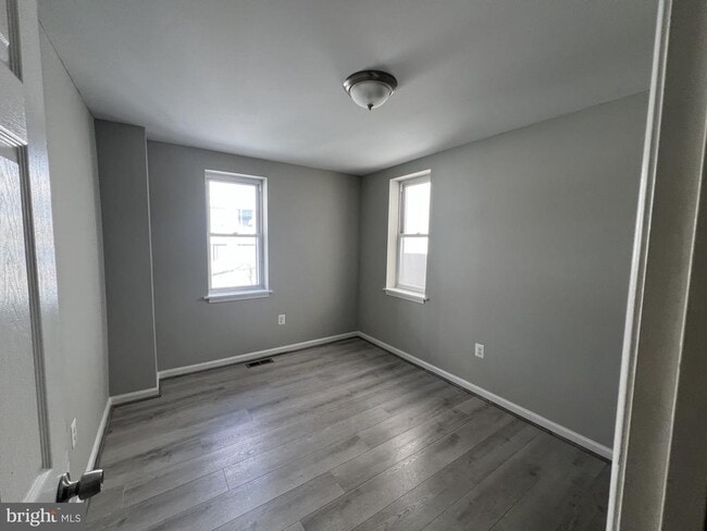 Building Photo - 834 N Washington St