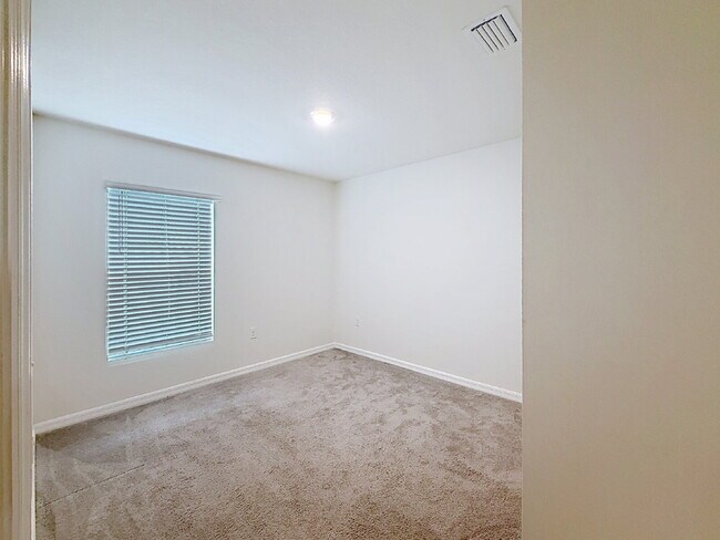 Building Photo - 3210 Suncoast Plains Dr