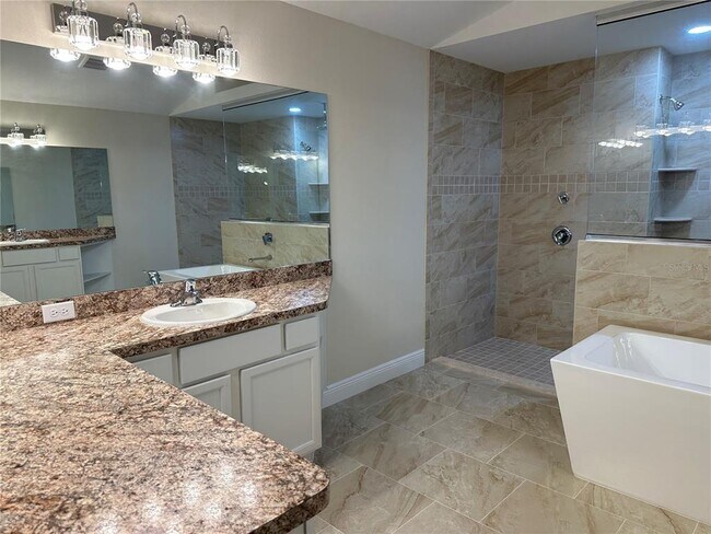 Building Photo - 5780 N Lena Dr