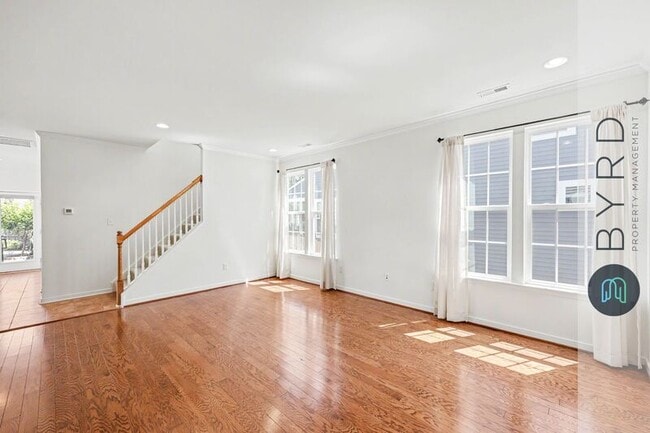 Building Photo - 16921 Thornapple Run