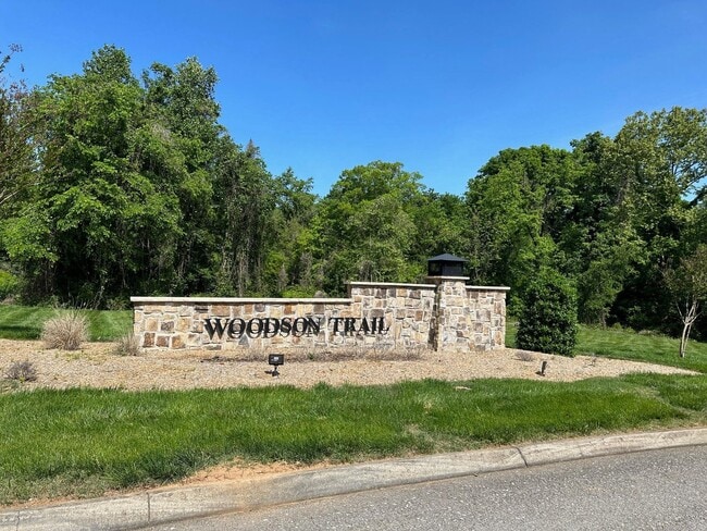 Building Photo - Spacious 3BR Home Near UT Hospital & Downtown Knoxville