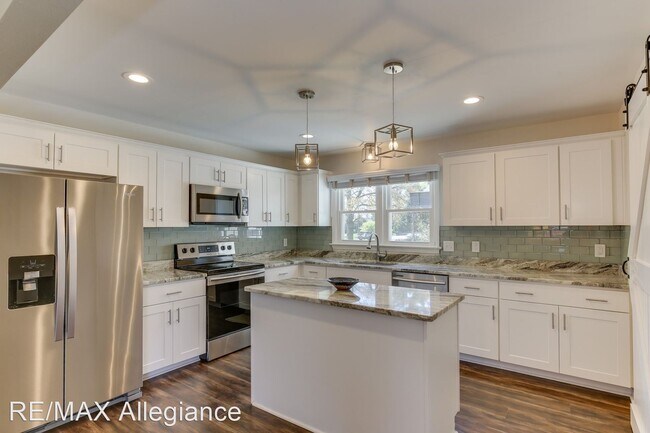 Building Photo - 4 br, 3 bath House - 5916 TAJO AVENUE