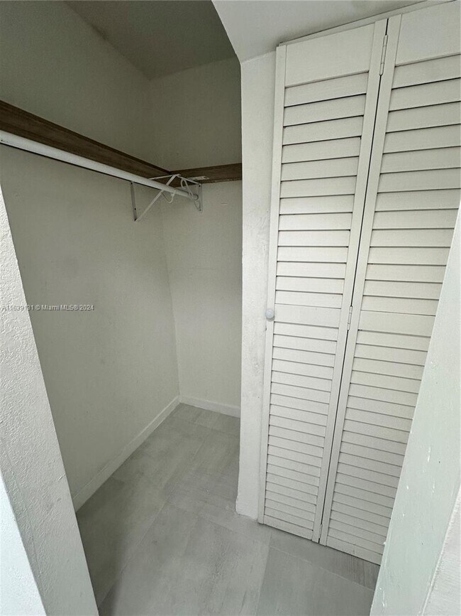 Building Photo - 1049 NW 95th St