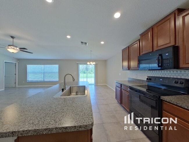 Building Photo - 17224 White Mangrove Dr