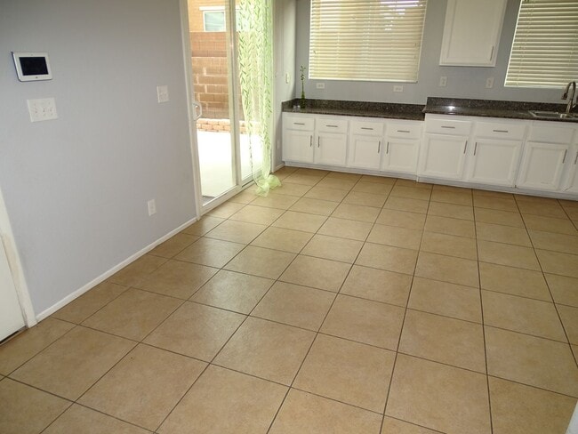 Building Photo - Mountains Edge 3 Bedroom and Loft Home