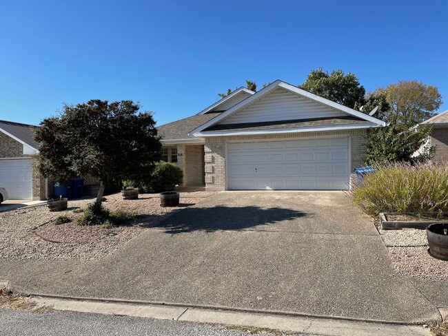 Building Photo - 208 Coronado Cir