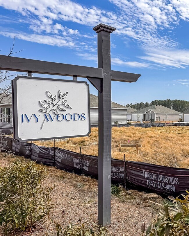 Building Photo - Upgraded 3 Bed, 2 Bath Pet-Friendly Home w...
