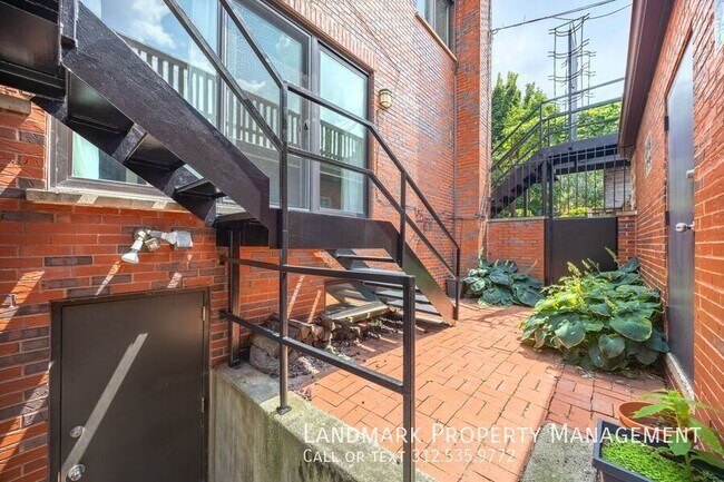 Building Photo - 1720 N Orchard St