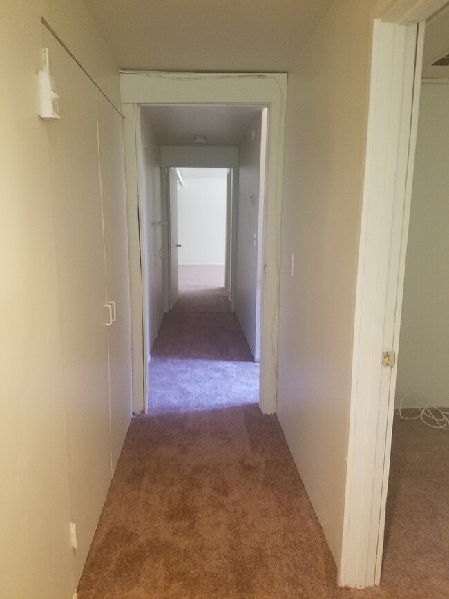 Building Photo - Single Family Home within walking distance to Quinnipiac