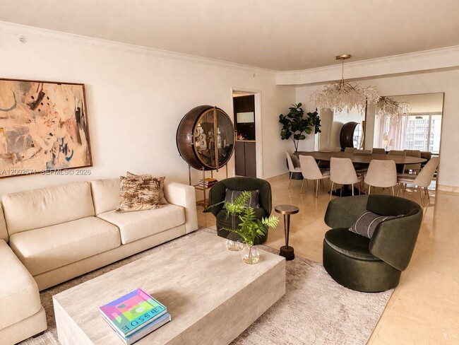 Building Photo - 848 Brickell Key Dr