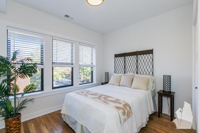 Building Photo - 1 bedroom in Chicago IL 60625