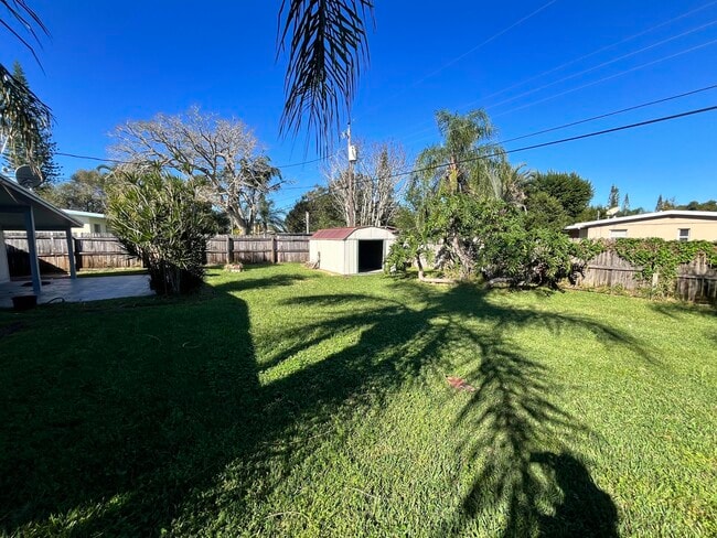 Building Photo - 2244 Shelby Dr