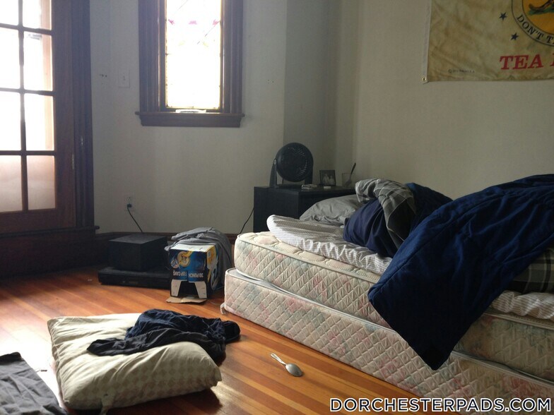 Building Photo - 18 Taft St