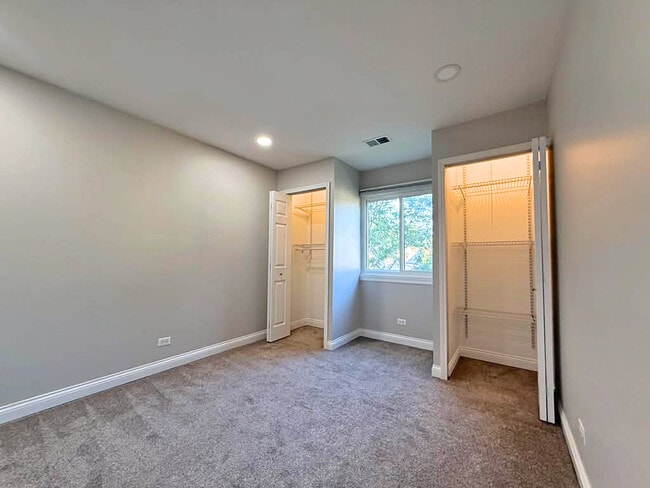 Building Photo - 97 Burr Oak Ln