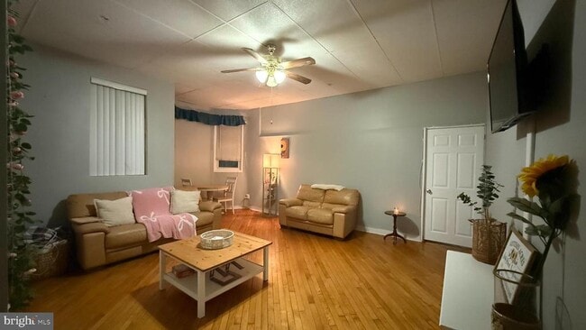 Building Photo - 1601 Wolf St