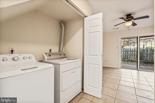 Building Photo - 3314 Major Denton Dr