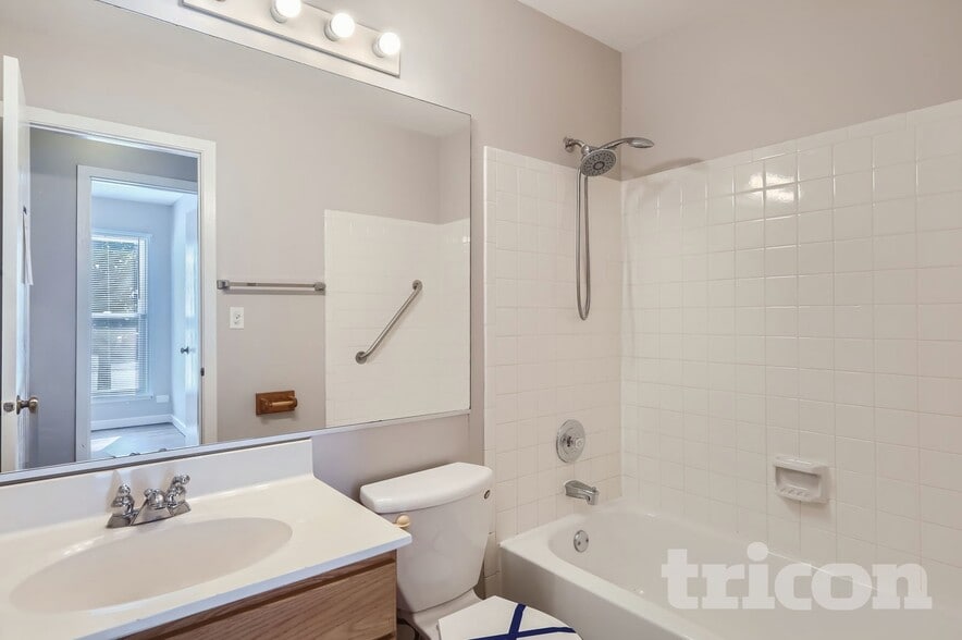 Building Photo - 2666 Prairieview Ln